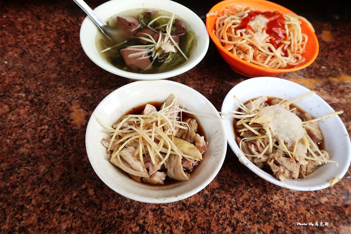 【台中西區美食推薦】松哥拉仔麵|50年老店 傳承到第三代 超 【台中西區美食推薦】松哥拉仔麵|50年老店 傳承到第三代 超