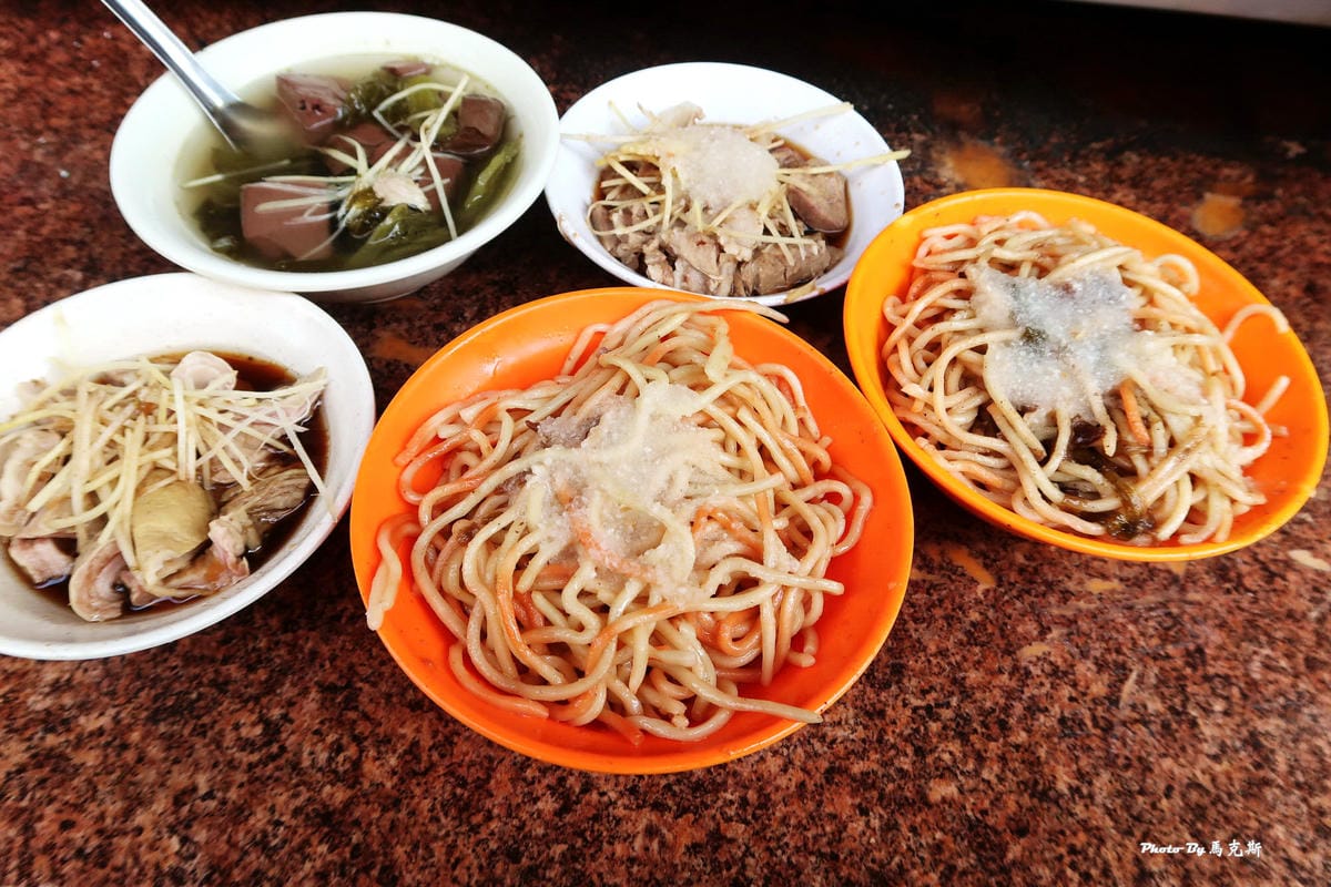 【台中西區美食推薦】松哥拉仔麵|50年老店 傳承到第三代 超 【台中西區美食推薦】松哥拉仔麵|50年老店 傳承到第三代 超