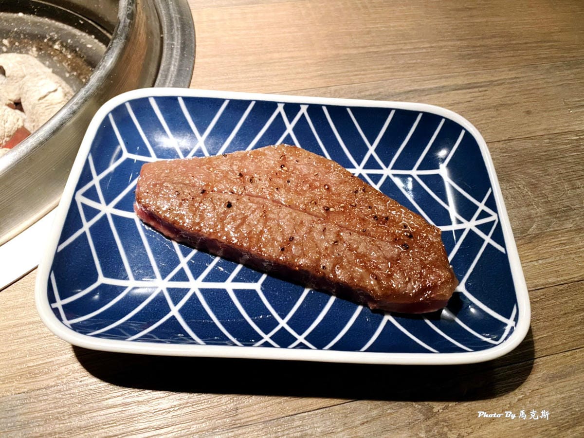【台中最強燒肉推薦】脂板前炭火燒肉|2021台中米其林餐盤推 【台中最強燒肉推薦】脂板前炭火燒肉|2021台中米其林餐盤推