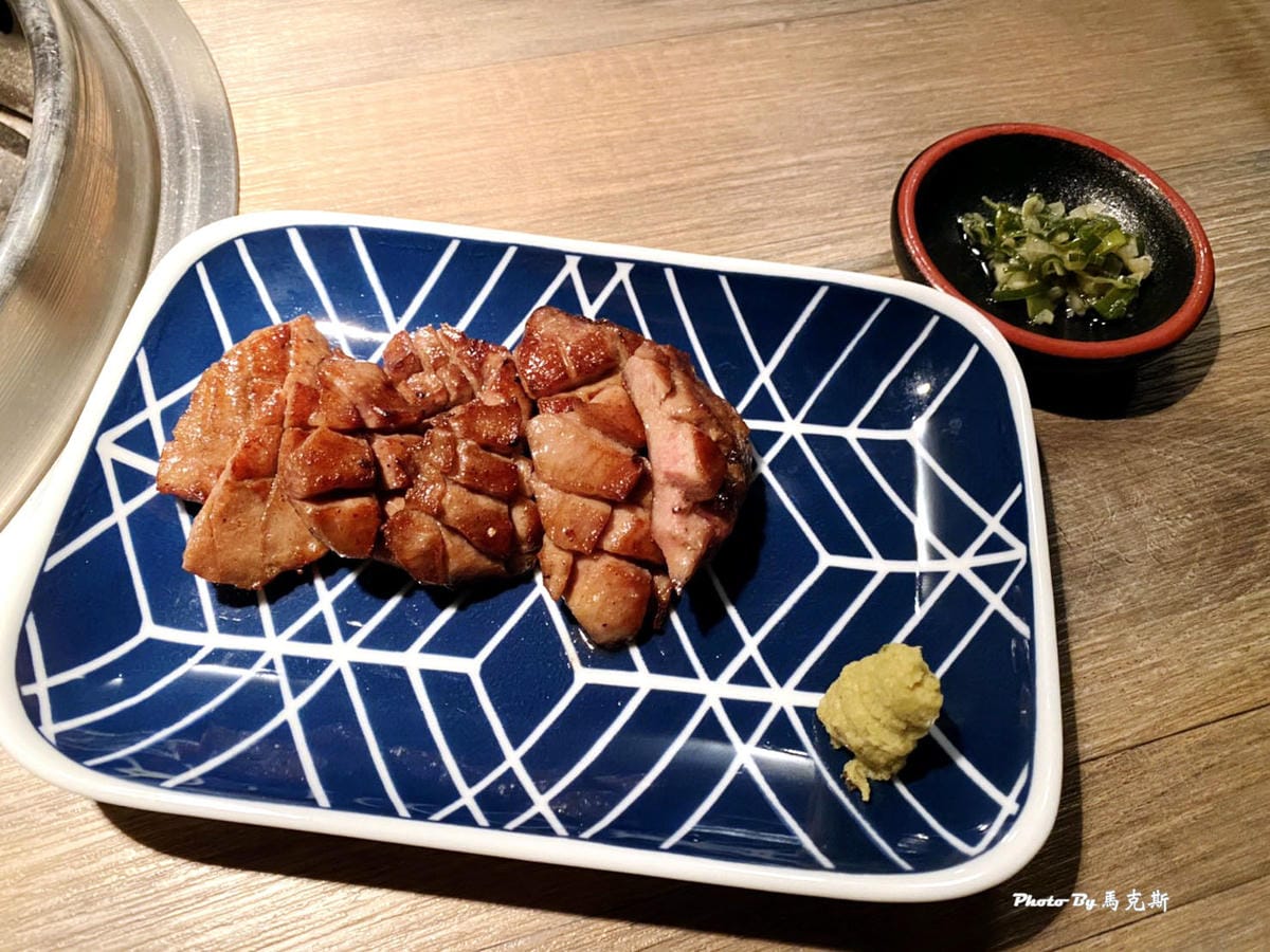 【台中最強燒肉推薦】脂板前炭火燒肉|2021台中米其林餐盤推 【台中最強燒肉推薦】脂板前炭火燒肉|2021台中米其林餐盤推