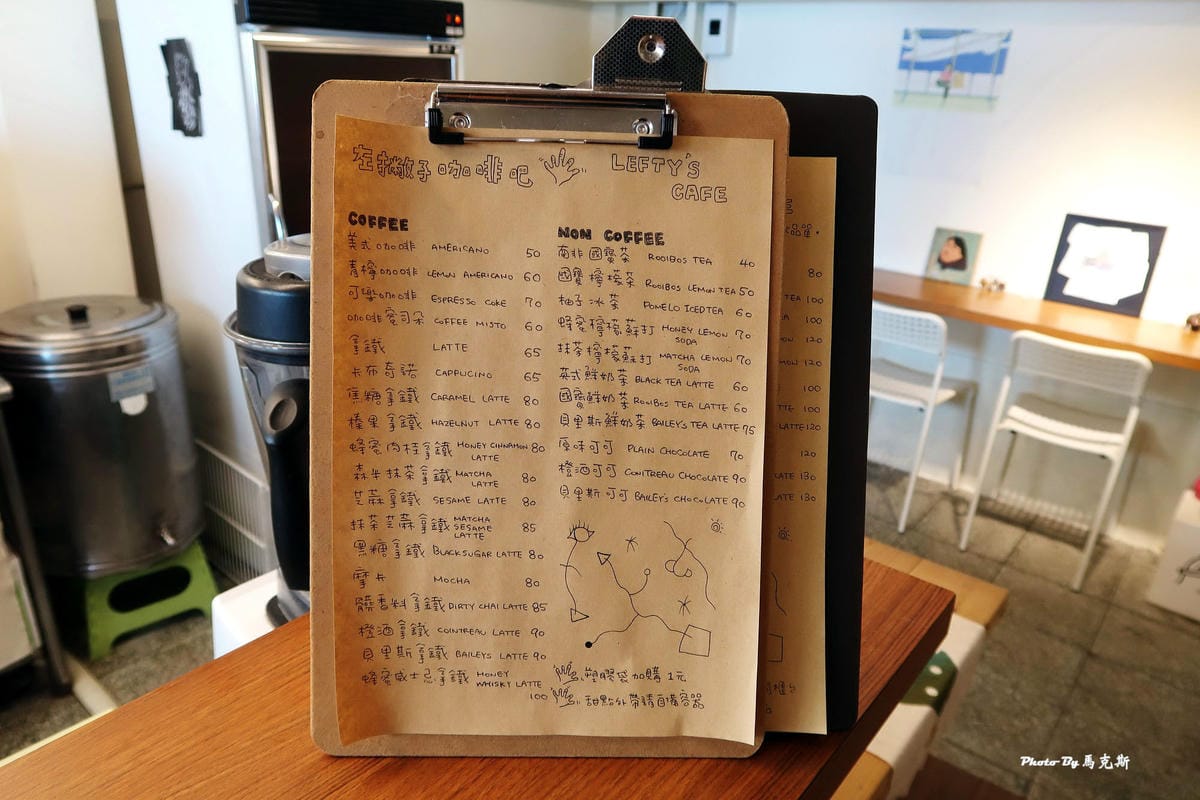 /tmp/phpeu8Zvm /tmp/phpeu8Zvm