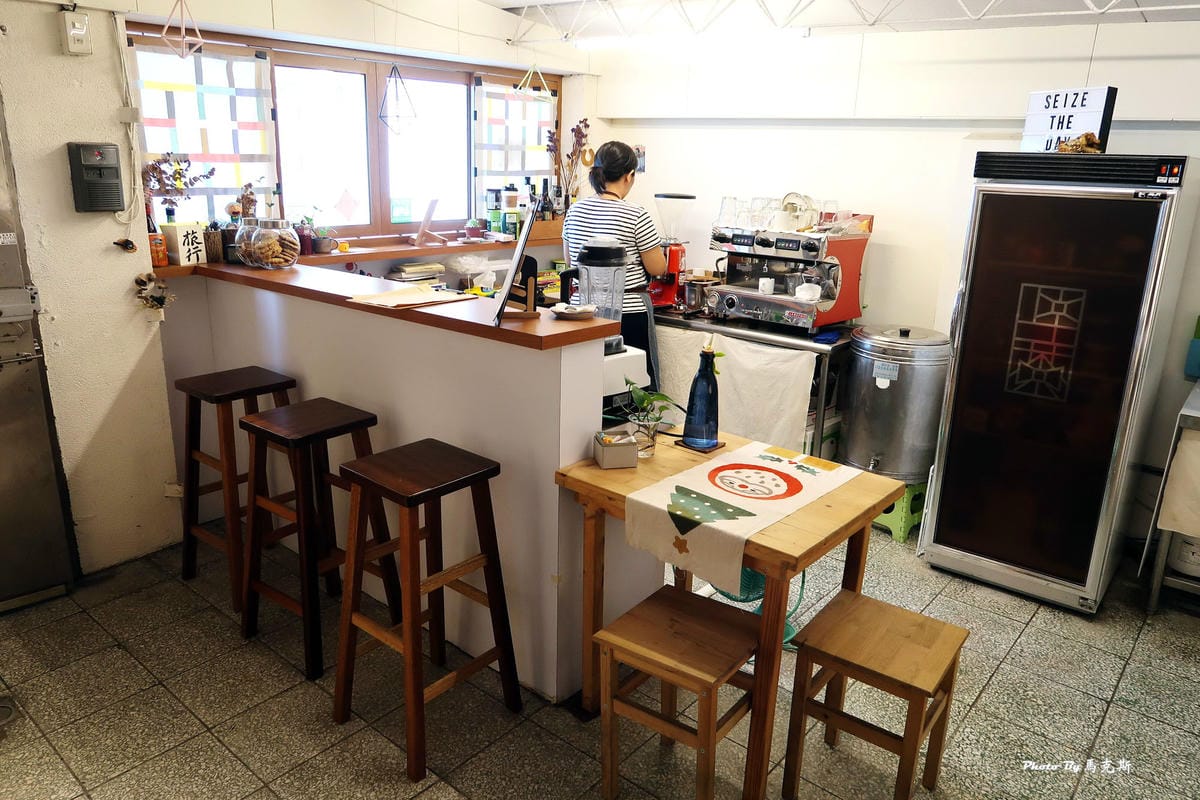 /tmp/phpZJX19E /tmp/phpZJX19E