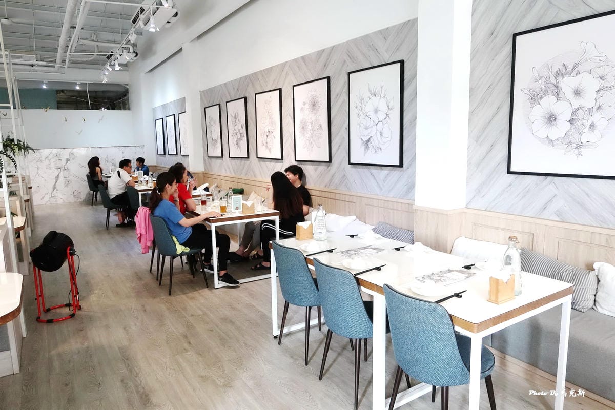 /tmp/php5cm2ZH /tmp/php5cm2ZH