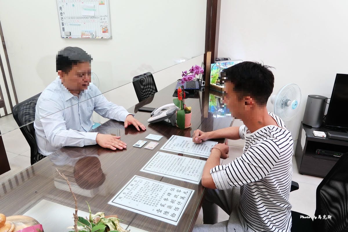 /tmp/php8XGZtN /tmp/php8XGZtN