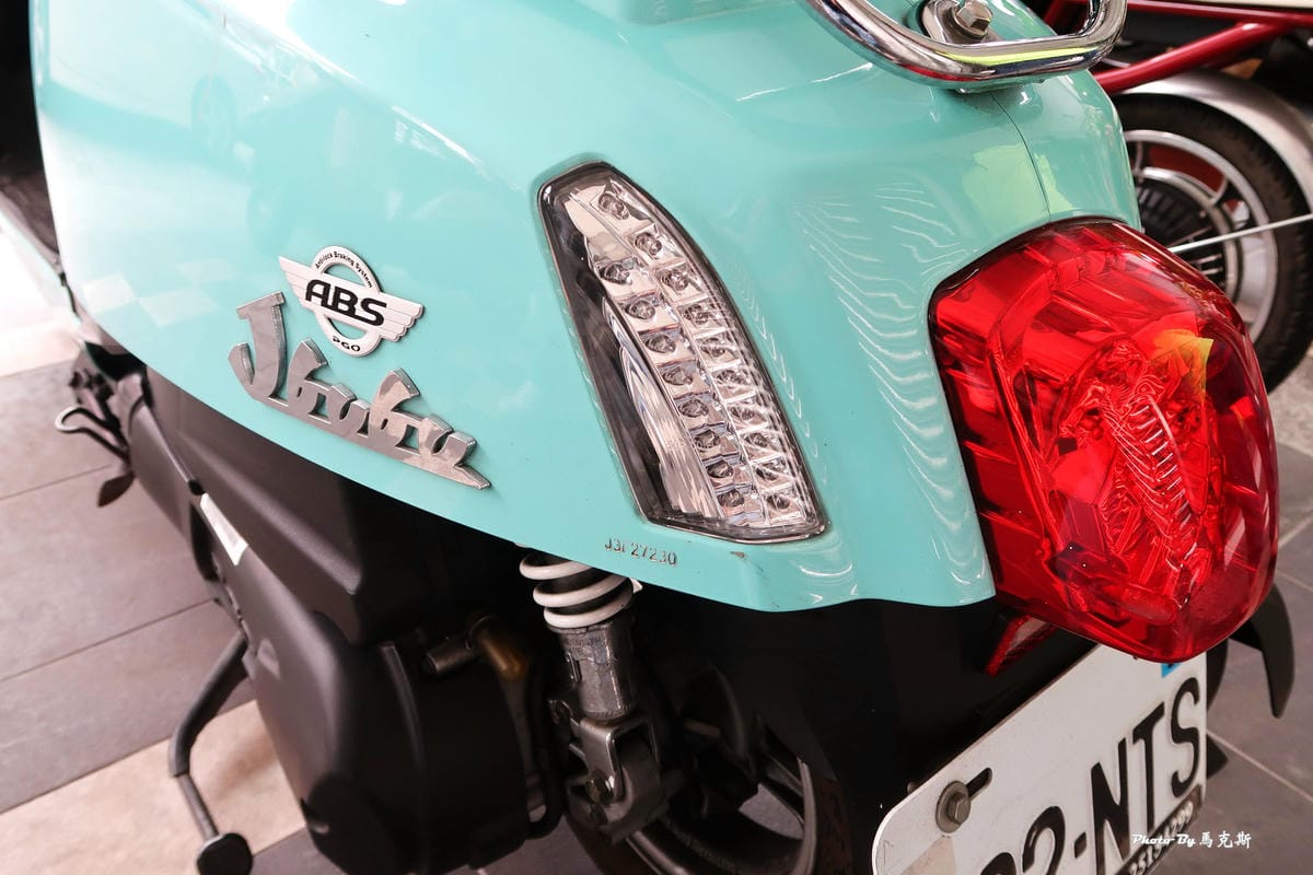 /tmp/phpR21pv8 /tmp/phpR21pv8