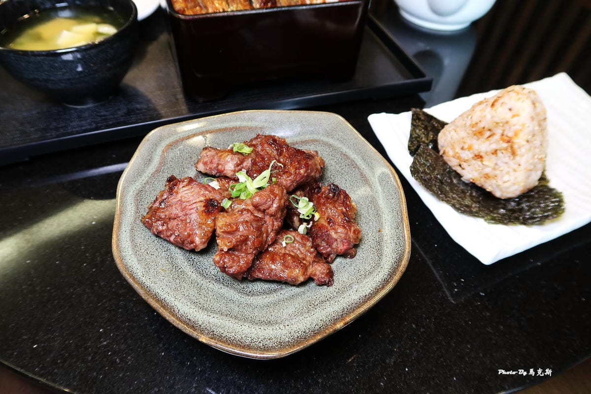 /tmp/phpKX2cfE /tmp/phpKX2cfE