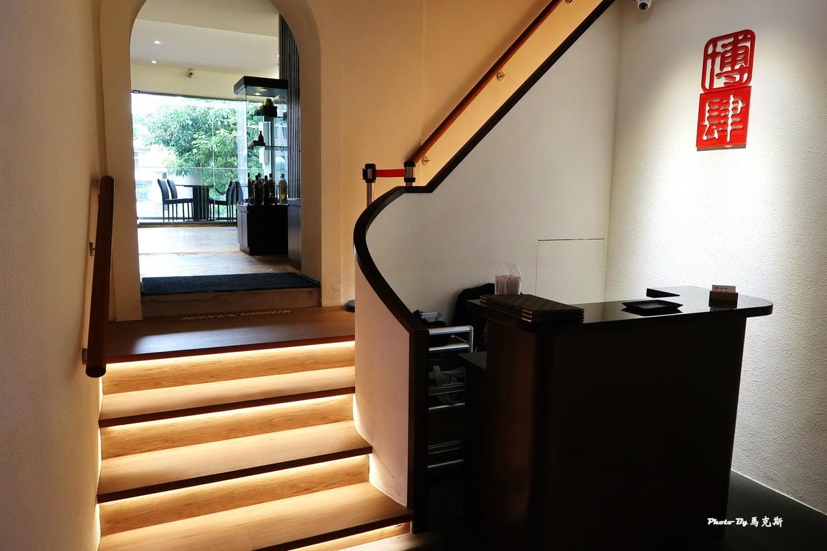 /tmp/phpkCKH5S /tmp/phpkCKH5S