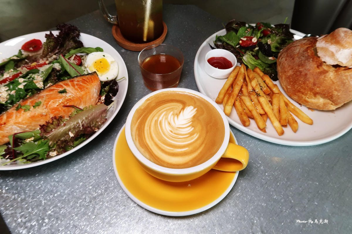 /tmp/phpNgXIkV /tmp/phpNgXIkV