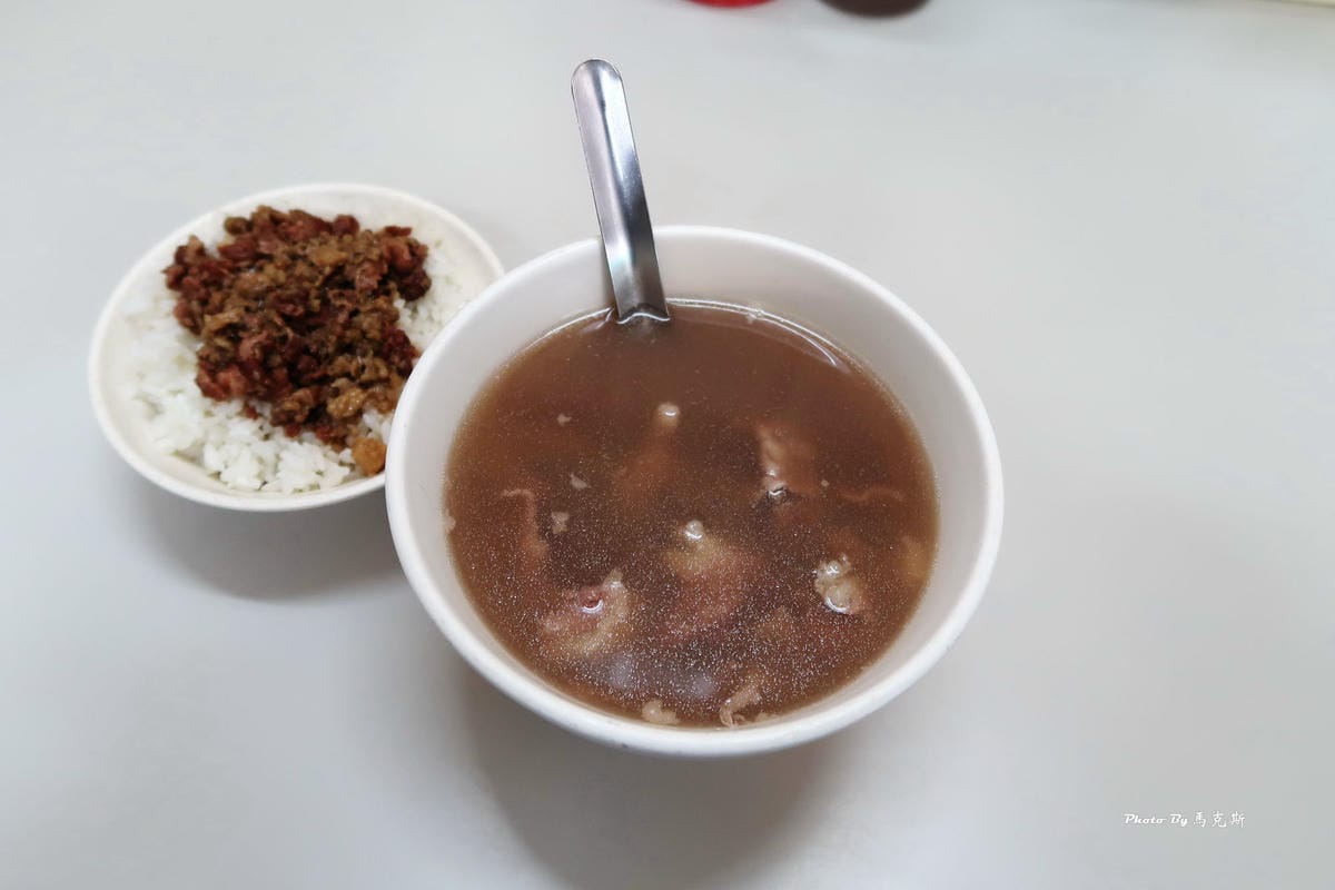康樂街牛肉湯｜台南牛肉湯推薦：在地人推薦老店不藏私 湯頭清甜