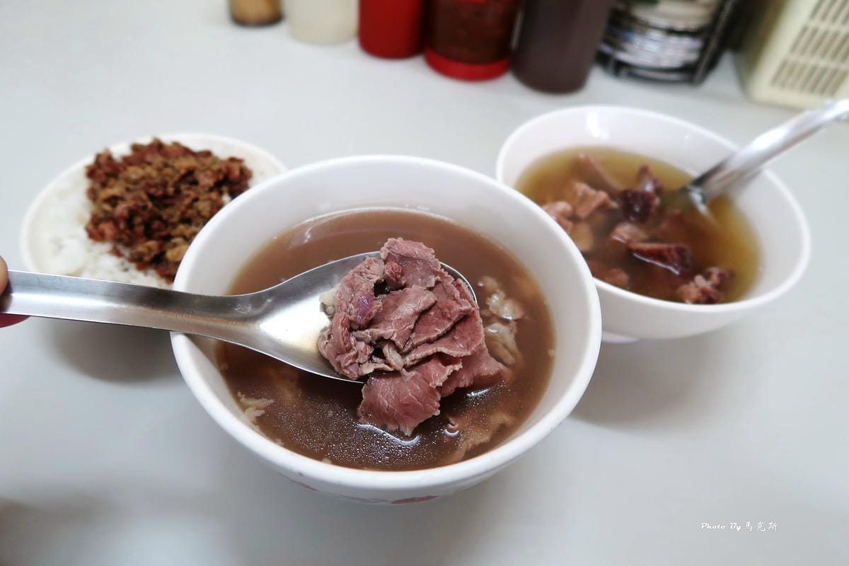 康樂街牛肉湯｜台南牛肉湯推薦：在地人推薦老店不藏私 湯頭清甜