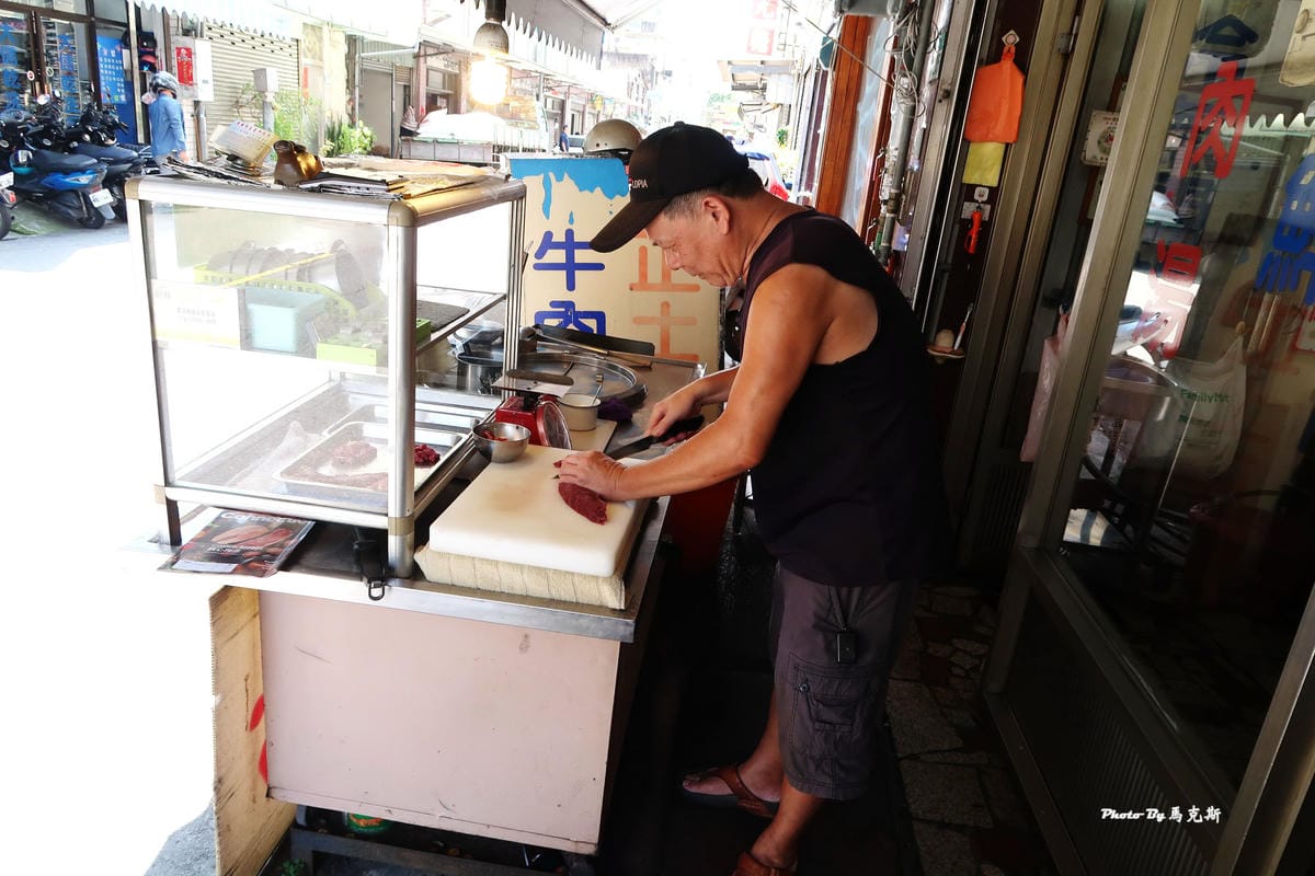 康樂街牛肉湯｜台南牛肉湯推薦：在地人推薦老店不藏私 湯頭清甜