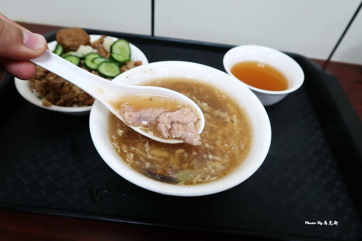 【台中東區美食推薦】甲八碗米糕油飯|吃七碗創始店 從小吃到大 【台中東區美食推薦】甲八碗米糕油飯|吃七碗創始店 從小吃到大