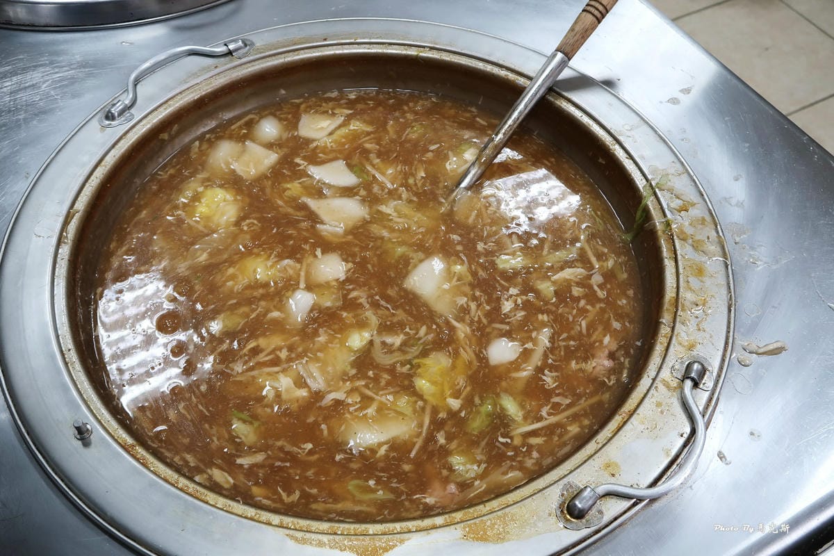 【台中東區美食推薦】甲八碗米糕油飯|吃七碗創始店 從小吃到大 【台中東區美食推薦】甲八碗米糕油飯|吃七碗創始店 從小吃到大