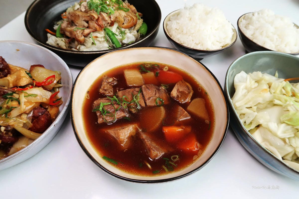 /tmp/phpkkg46y /tmp/phpkkg46y