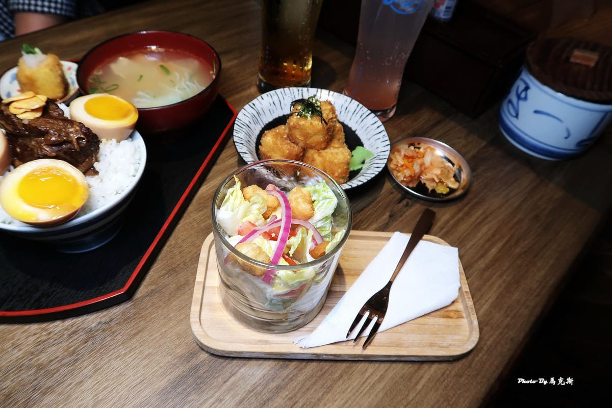 /tmp/php7Ej33r /tmp/php7Ej33r