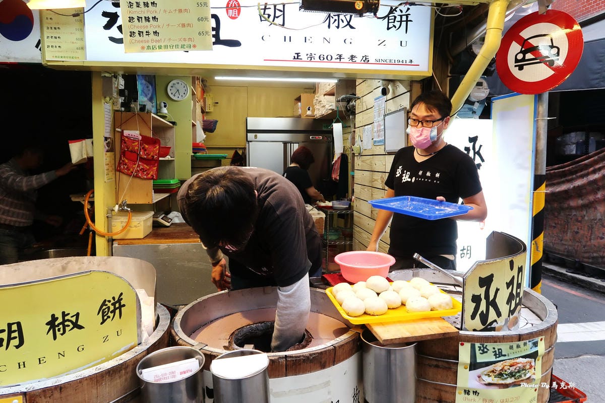 /tmp/phpL4VuLo /tmp/phpL4VuLo