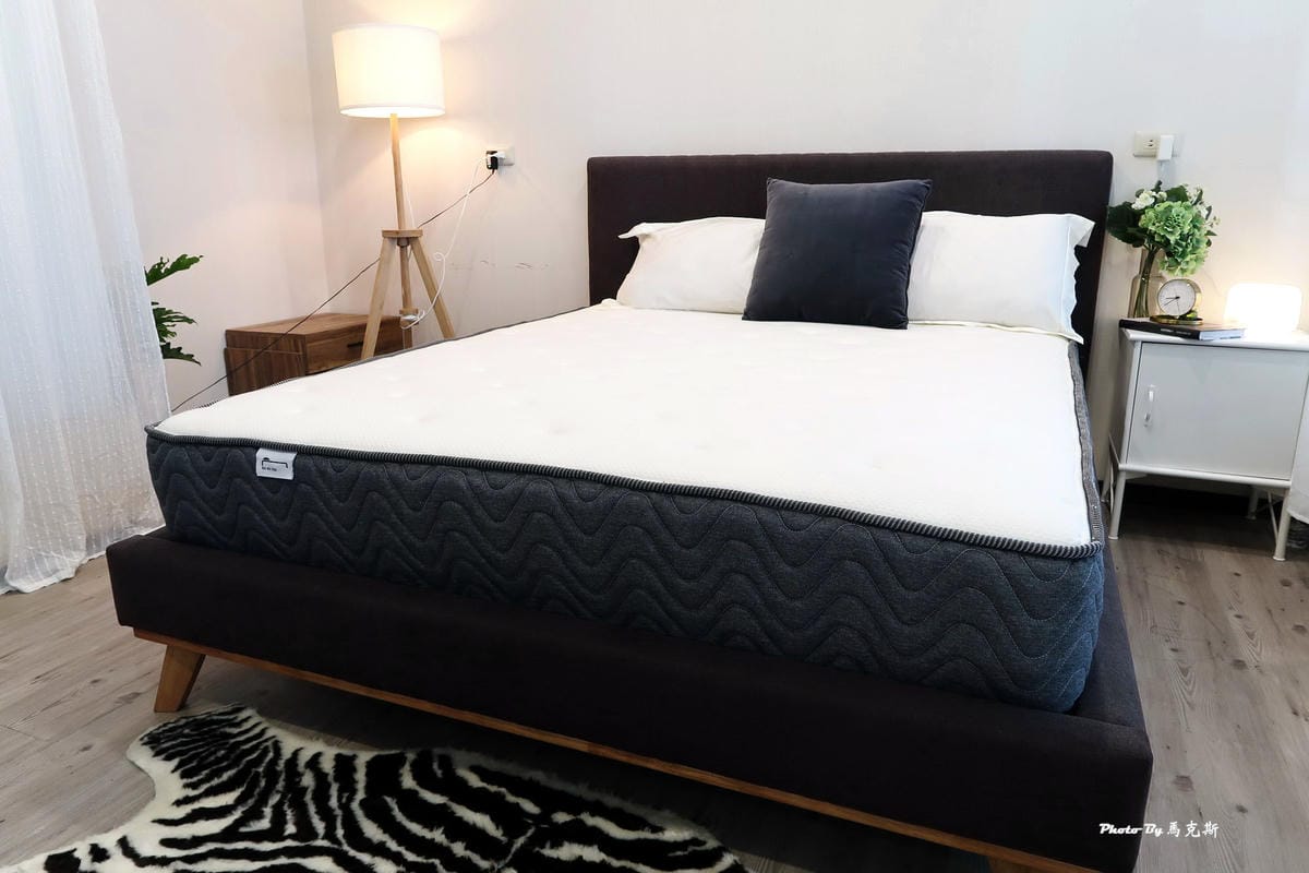 /tmp/phpx1A6H5 /tmp/phpx1A6H5