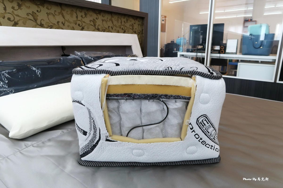 /tmp/phpBDSTTr /tmp/phpBDSTTr