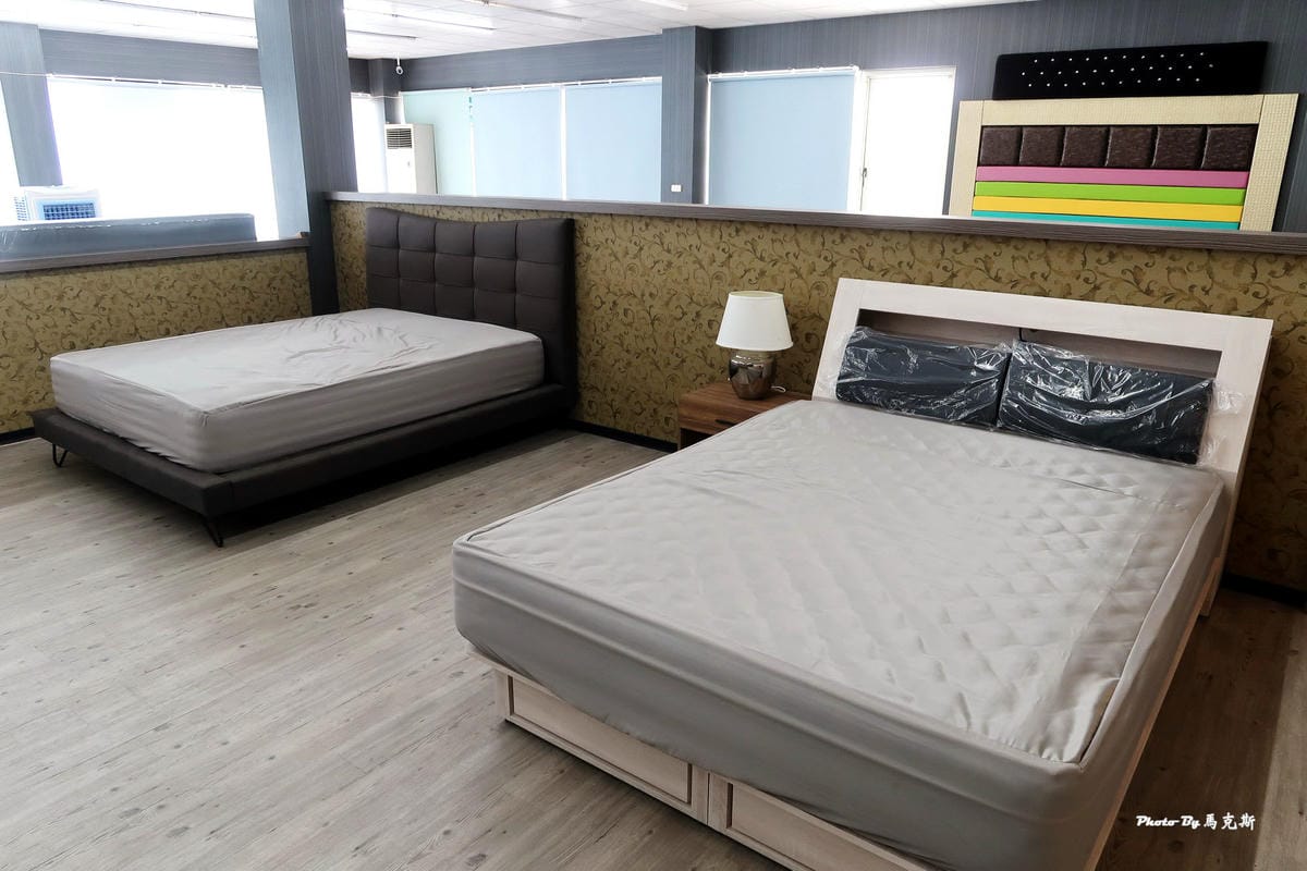 /tmp/phpSJKY0g /tmp/phpSJKY0g