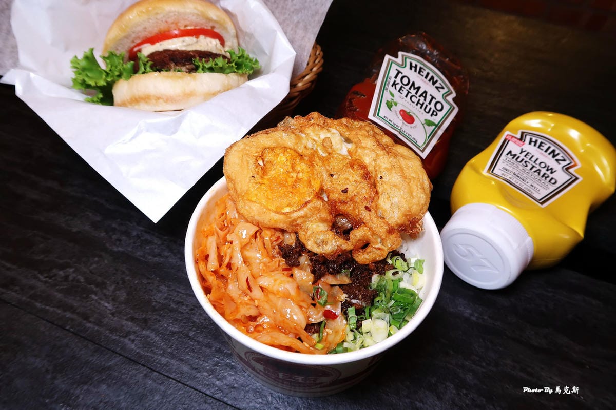 /tmp/phpIwwngF /tmp/phpIwwngF