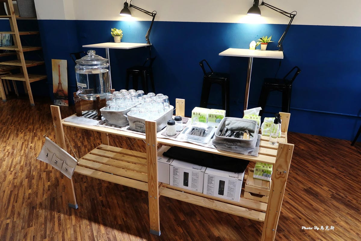 /tmp/phpd9edHS /tmp/phpd9edHS