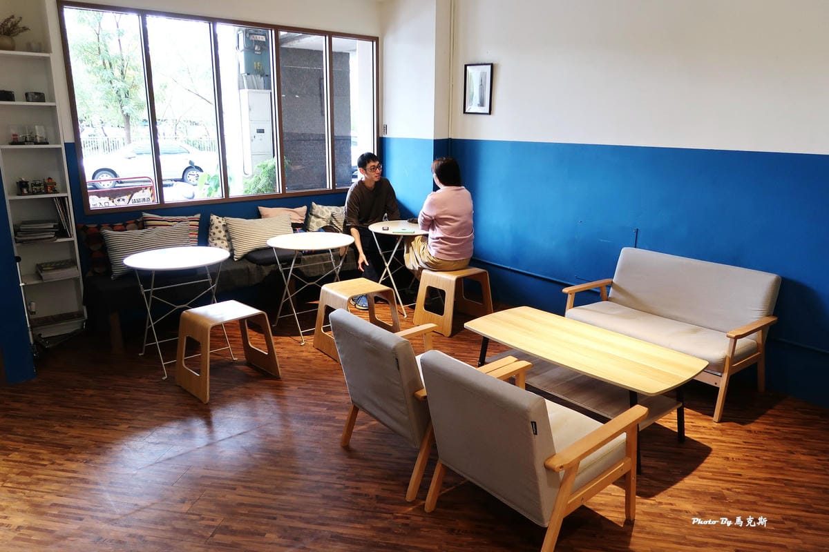 /tmp/phpeILv1T /tmp/phpeILv1T