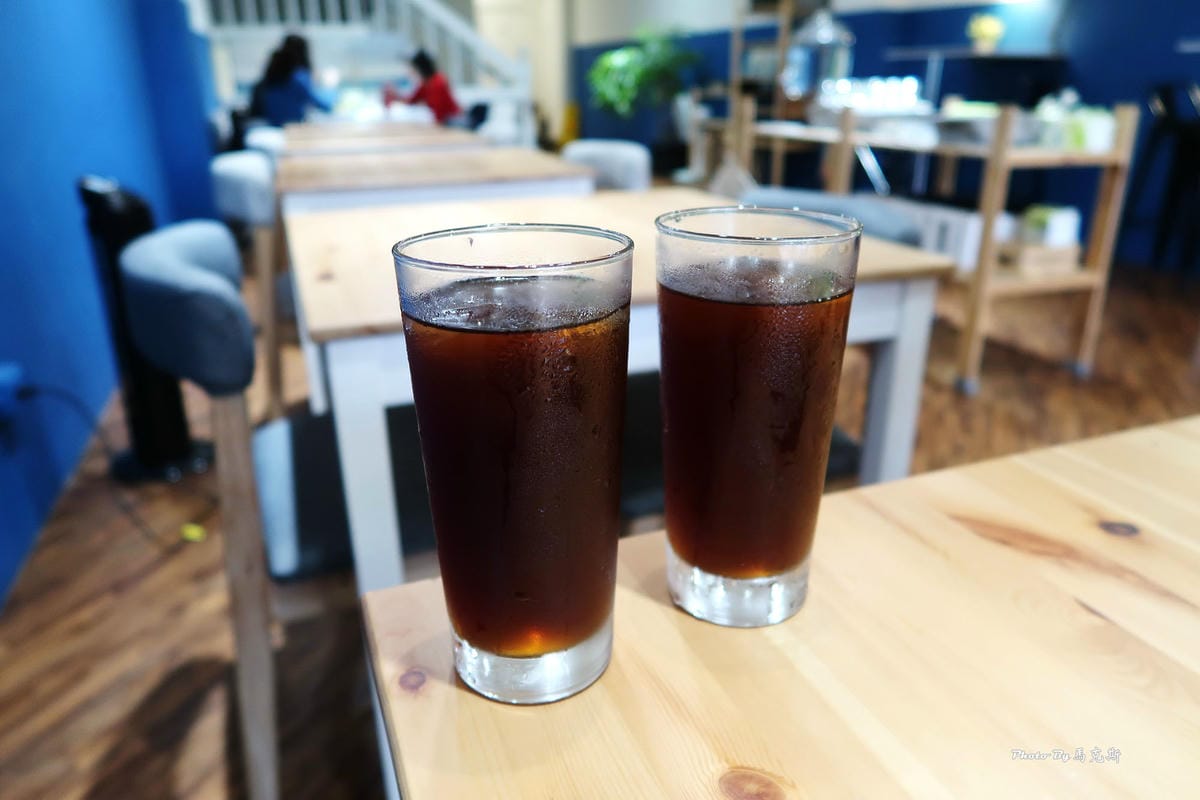 /tmp/phpqUHMWW /tmp/phpqUHMWW