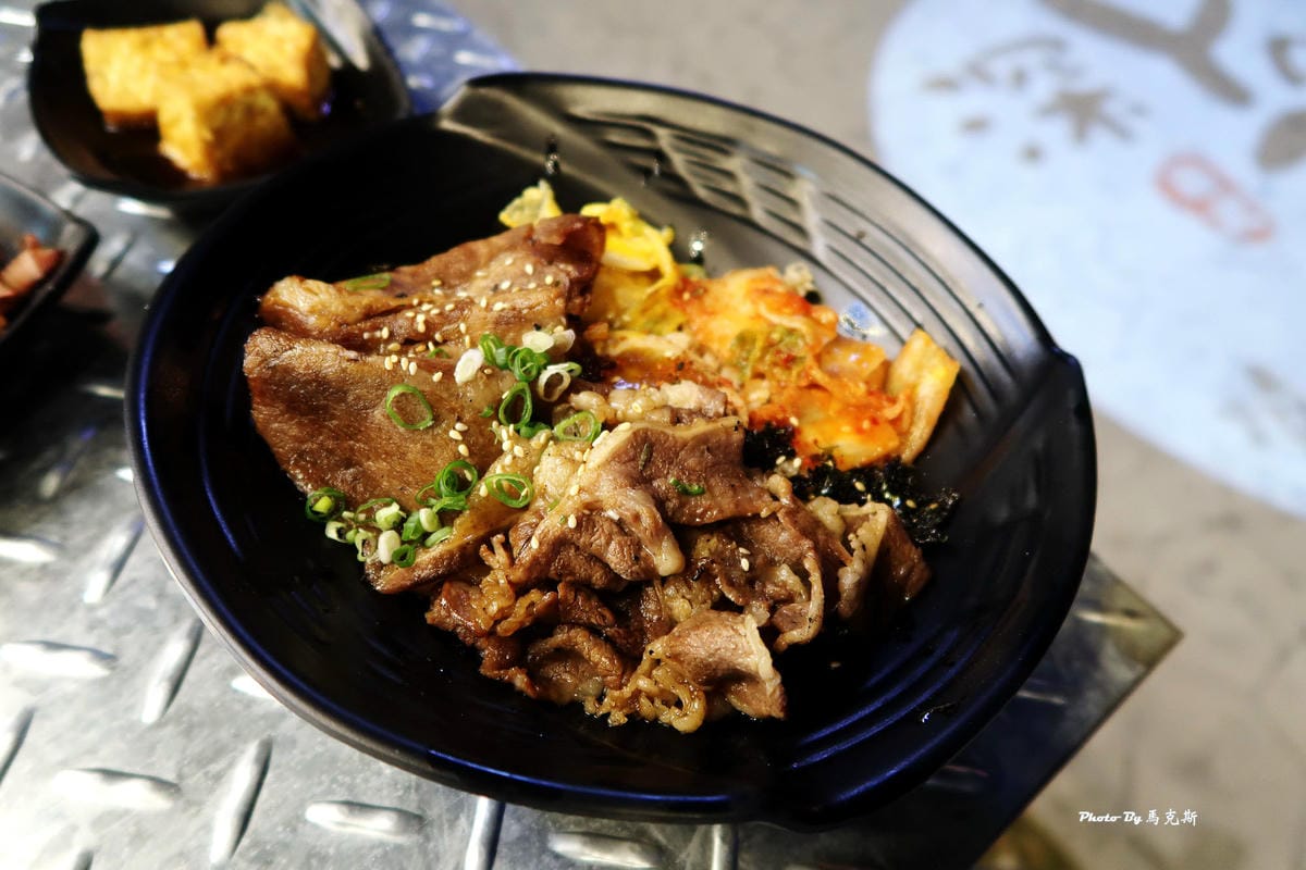 /tmp/phpbxi7KE /tmp/phpbxi7KE