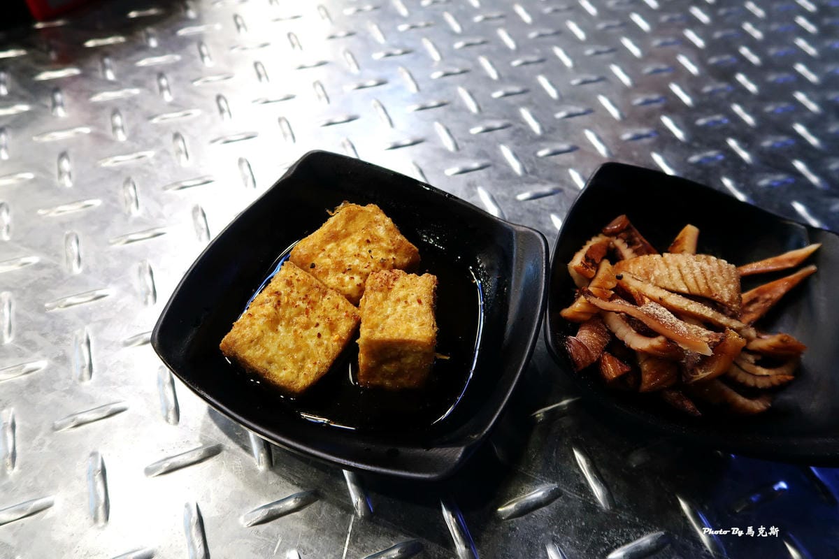 /tmp/phpwKt8EY /tmp/phpwKt8EY