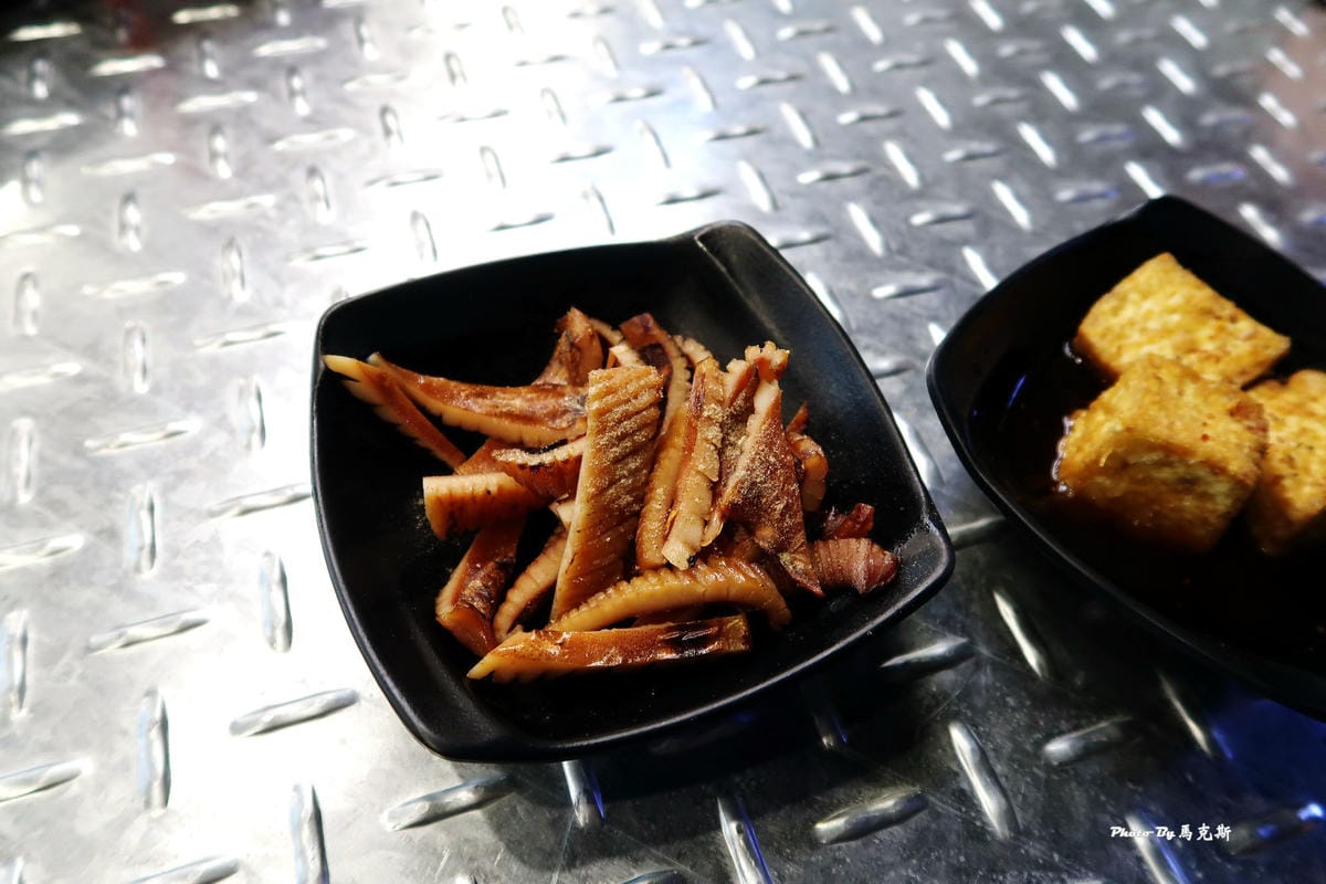 /tmp/php40Kjgm /tmp/php40Kjgm