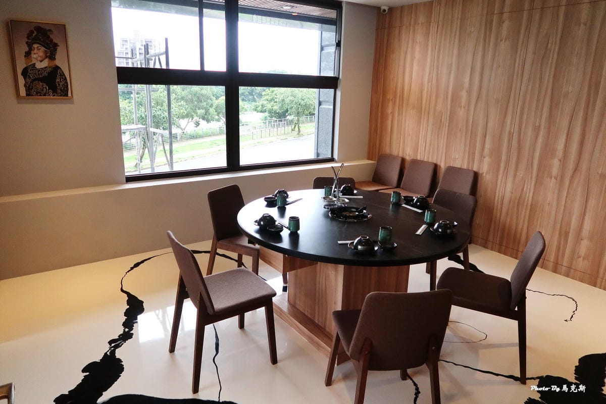 【桃園中壢青埔火鍋推薦】御鼎軒紅白鍋|鴛鴦鍋底無限續加有水準 【桃園中壢青埔火鍋推薦】御鼎軒紅白鍋|鴛鴦鍋底無限續加有水準