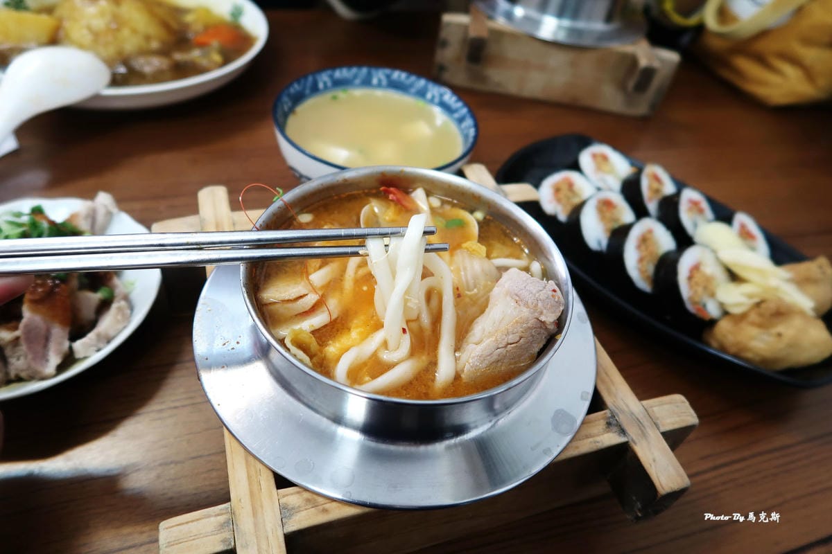 /tmp/phpyPaKp8 /tmp/phpyPaKp8