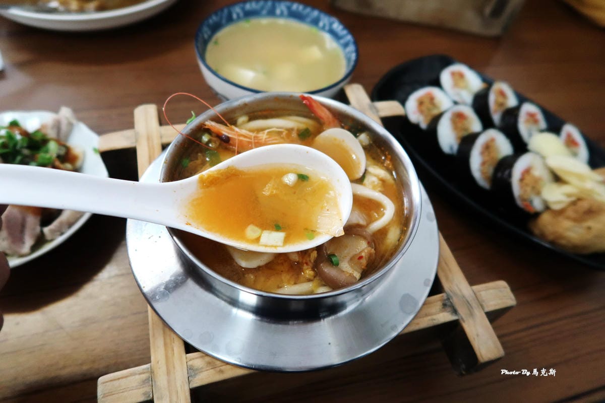 /tmp/phpONMYVm /tmp/phpONMYVm