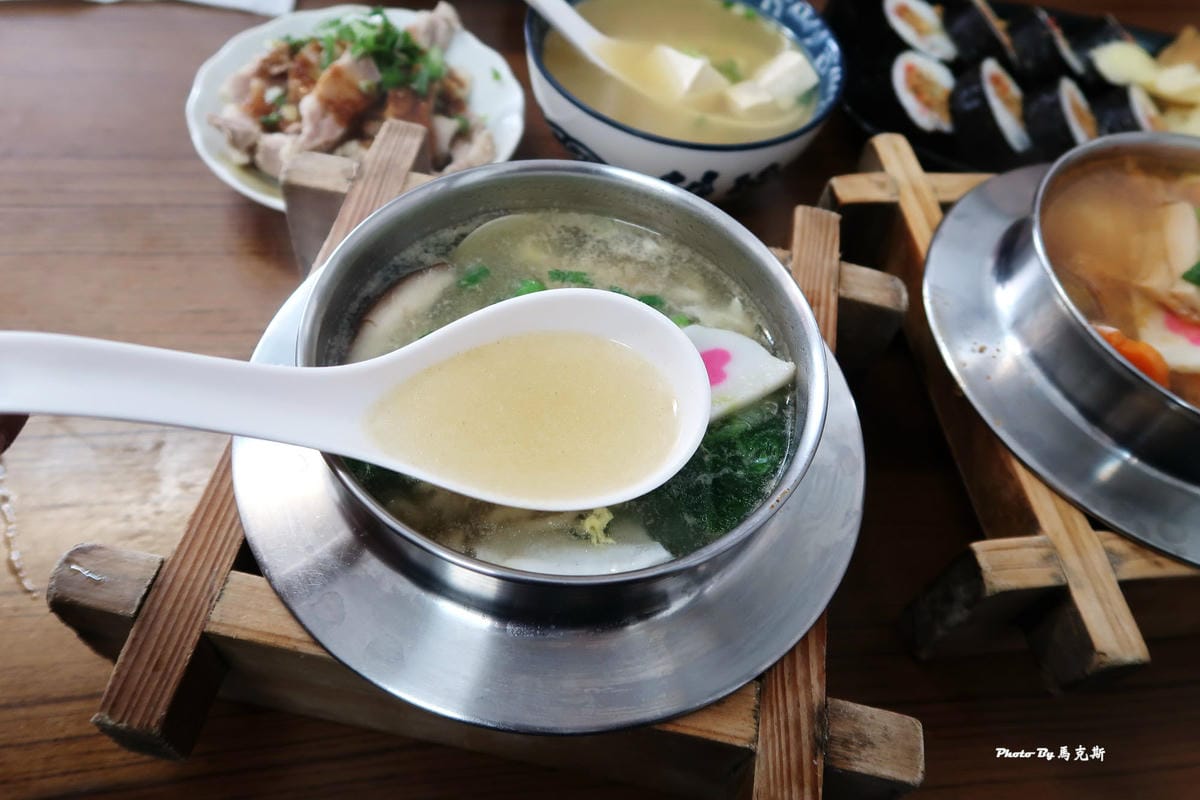 /tmp/phpSw8YTh /tmp/phpSw8YTh