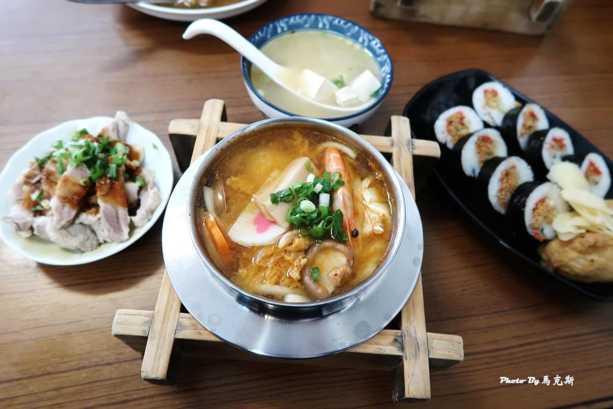 /tmp/phpaqJ4sm /tmp/phpaqJ4sm