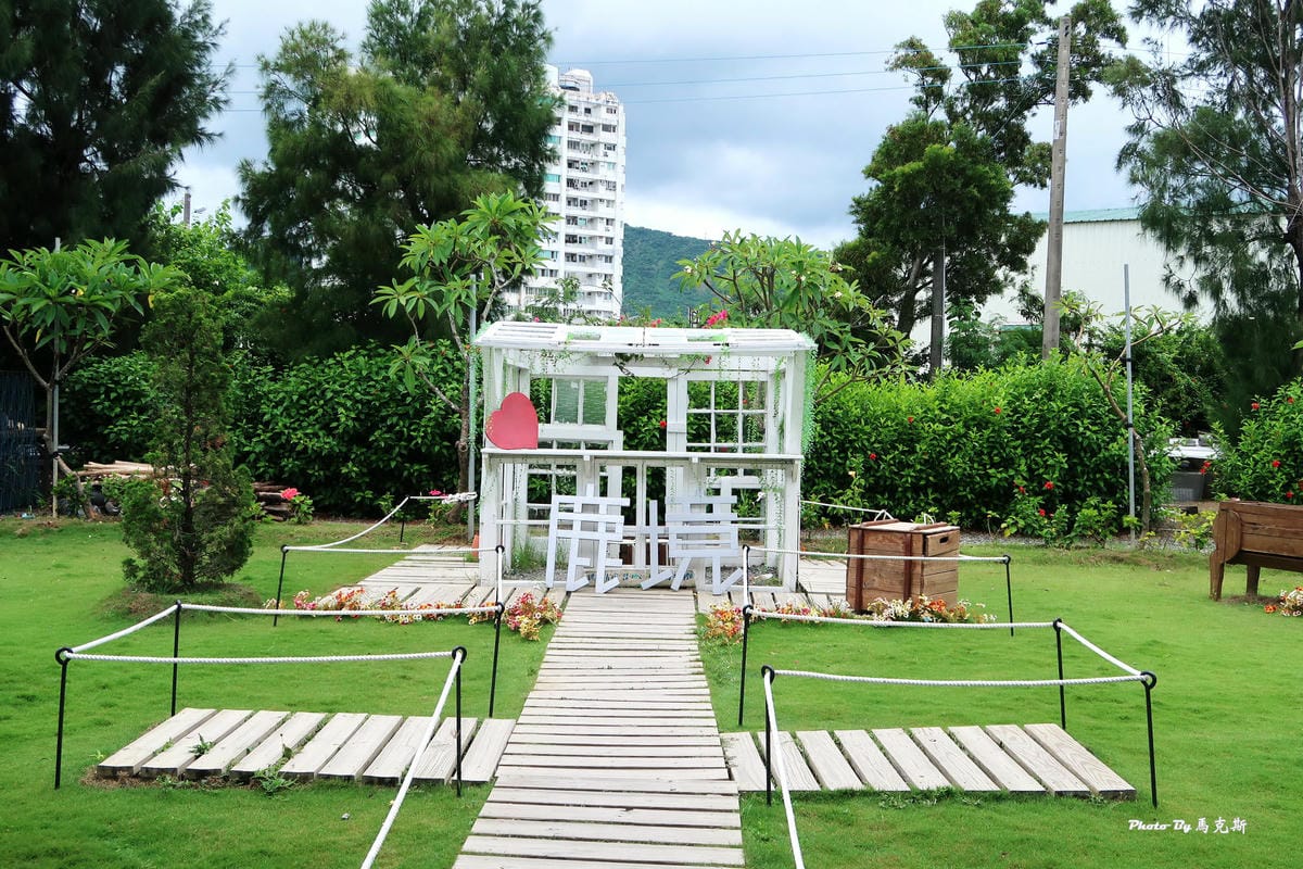 /tmp/phpAoennR /tmp/phpAoennR