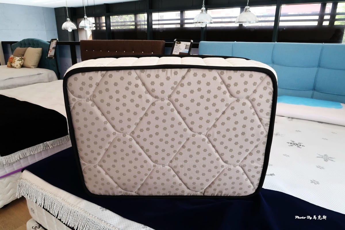 【台中床墊家具推薦】坐又銘沙發台中正義門市|自家工廠直營MI 【台中床墊家具推薦】坐又銘沙發台中正義門市|自家工廠直營MI