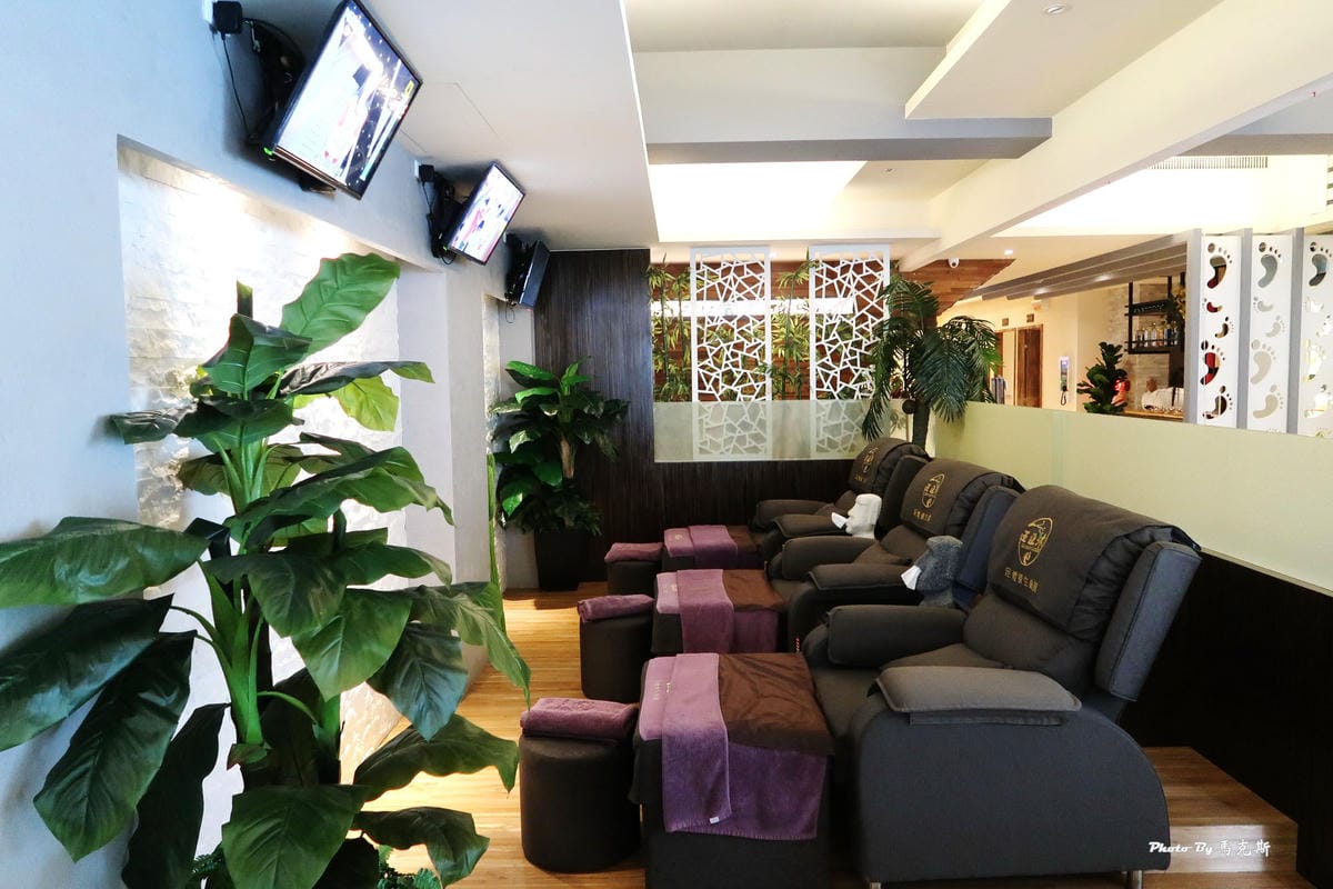 /tmp/phpv6lOfN /tmp/phpv6lOfN