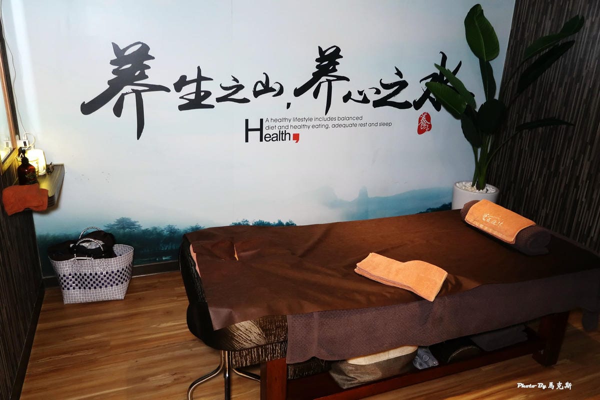 /tmp/phpd4GgVv /tmp/phpd4GgVv