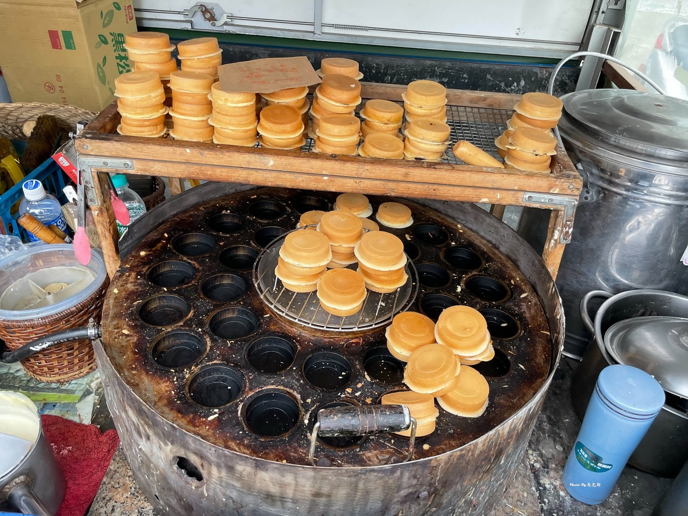 【彰化福興美食推薦】大寶紅豆餅｜在地30年老字號美味紅豆餅 每個銅板價買10送1 還有賣熱狗和米血 近鹿港老街|外帶|鹿港天后宮|