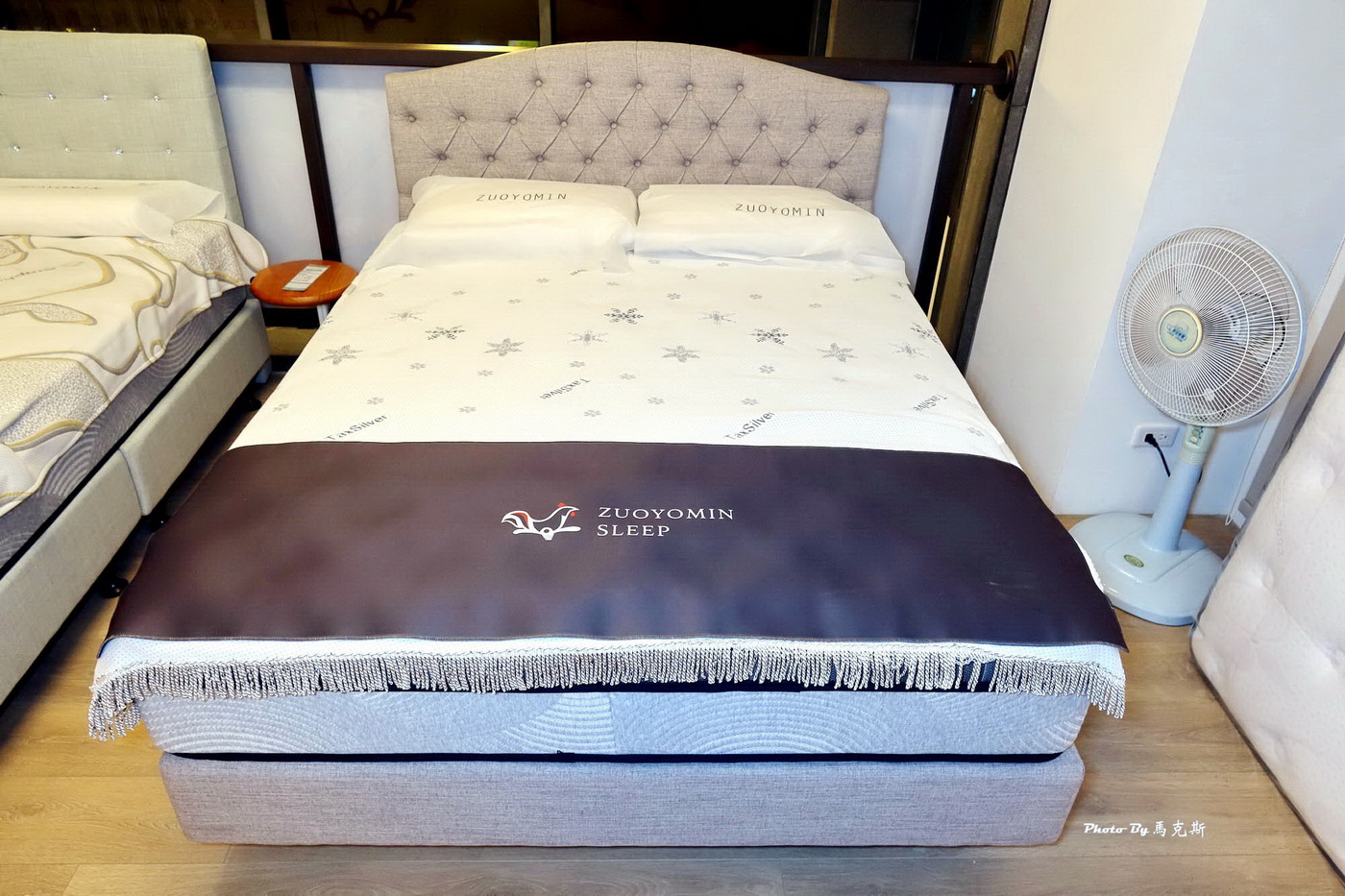 【台中沙發推薦】坐又銘沙發-台中正義門市|MIT工廠直營自產自銷 沙發床墊皆可客製化 價格公開透明化 近忠孝夜市|台中沙發|台中床墊|沙發清潔| - 第25張圖 【台中沙發推薦】坐又銘沙發-台中正義門市|MIT工廠直營自產自銷 沙發床墊皆可客製化 價格公開透明化 近忠孝夜市|台中沙發|台中床墊|沙發清潔|