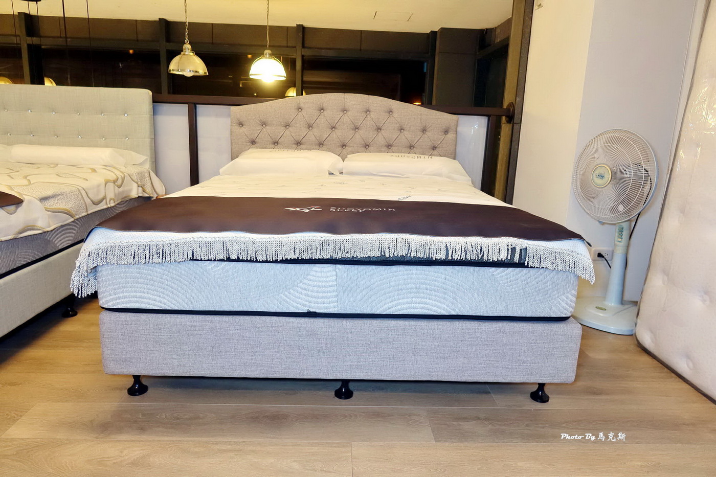 【台中沙發推薦】坐又銘沙發-台中正義門市|MIT工廠直營自產自銷 沙發床墊皆可客製化 價格公開透明化 近忠孝夜市|台中沙發|台中床墊|沙發清潔| - 第26張圖 【台中沙發推薦】坐又銘沙發-台中正義門市|MIT工廠直營自產自銷 沙發床墊皆可客製化 價格公開透明化 近忠孝夜市|台中沙發|台中床墊|沙發清潔|