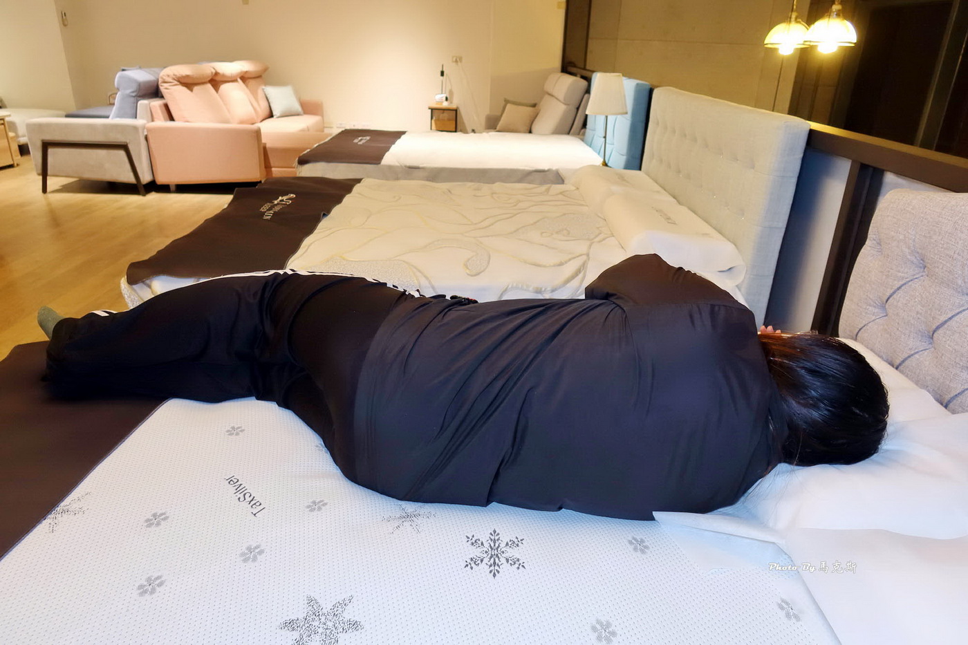 【台中沙發推薦】坐又銘沙發-台中正義門市|MIT工廠直營自產自銷 沙發床墊皆可客製化 價格公開透明化 近忠孝夜市|台中沙發|台中床墊|沙發清潔| - 第28張圖 【台中沙發推薦】坐又銘沙發-台中正義門市|MIT工廠直營自產自銷 沙發床墊皆可客製化 價格公開透明化 近忠孝夜市|台中沙發|台中床墊|沙發清潔|