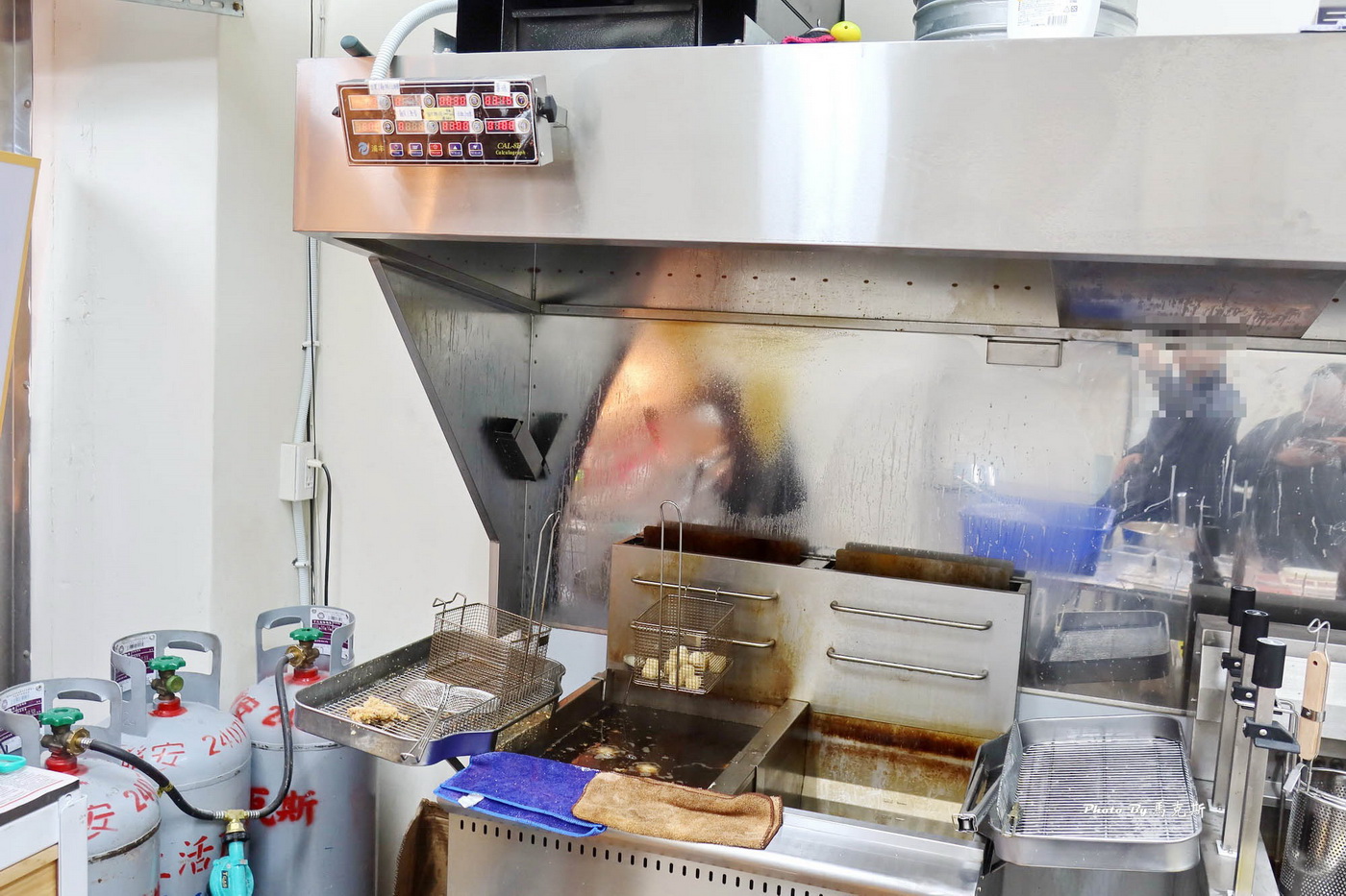 【台中北區美食推薦】咿品香雞排台中北區青島店｜外酥內嫩汁多的古早味雞排 綜合炸物餐適合多人聚餐享用 好吃值得回購|外帶|外送|天津路年貨大街|