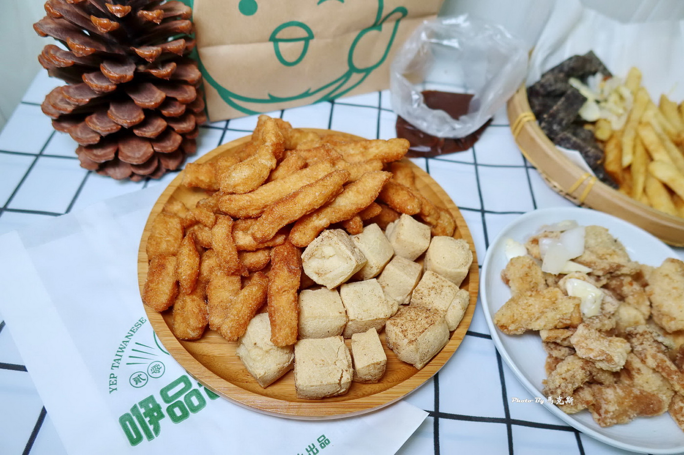 【台中北區美食推薦】咿品香雞排台中北區青島店｜外酥內嫩汁多的古早味雞排 綜合炸物餐適合多人聚餐享用 好吃值得回購|外帶|外送|天津路年貨大街|