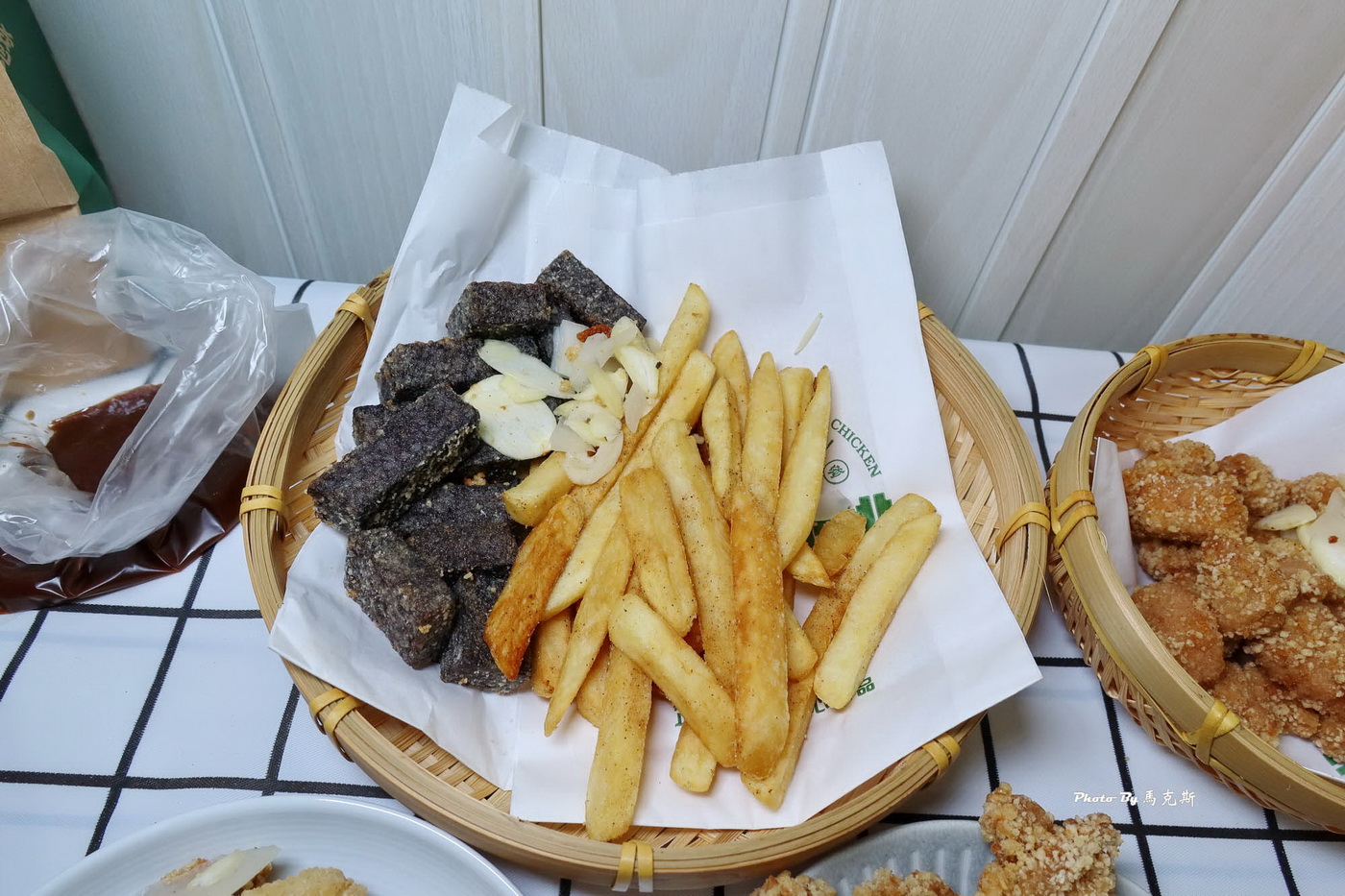 【台中北區美食推薦】咿品香雞排台中北區青島店｜外酥內嫩汁多的古早味雞排 綜合炸物餐適合多人聚餐享用 好吃值得回購|外帶|外送|天津路年貨大街|