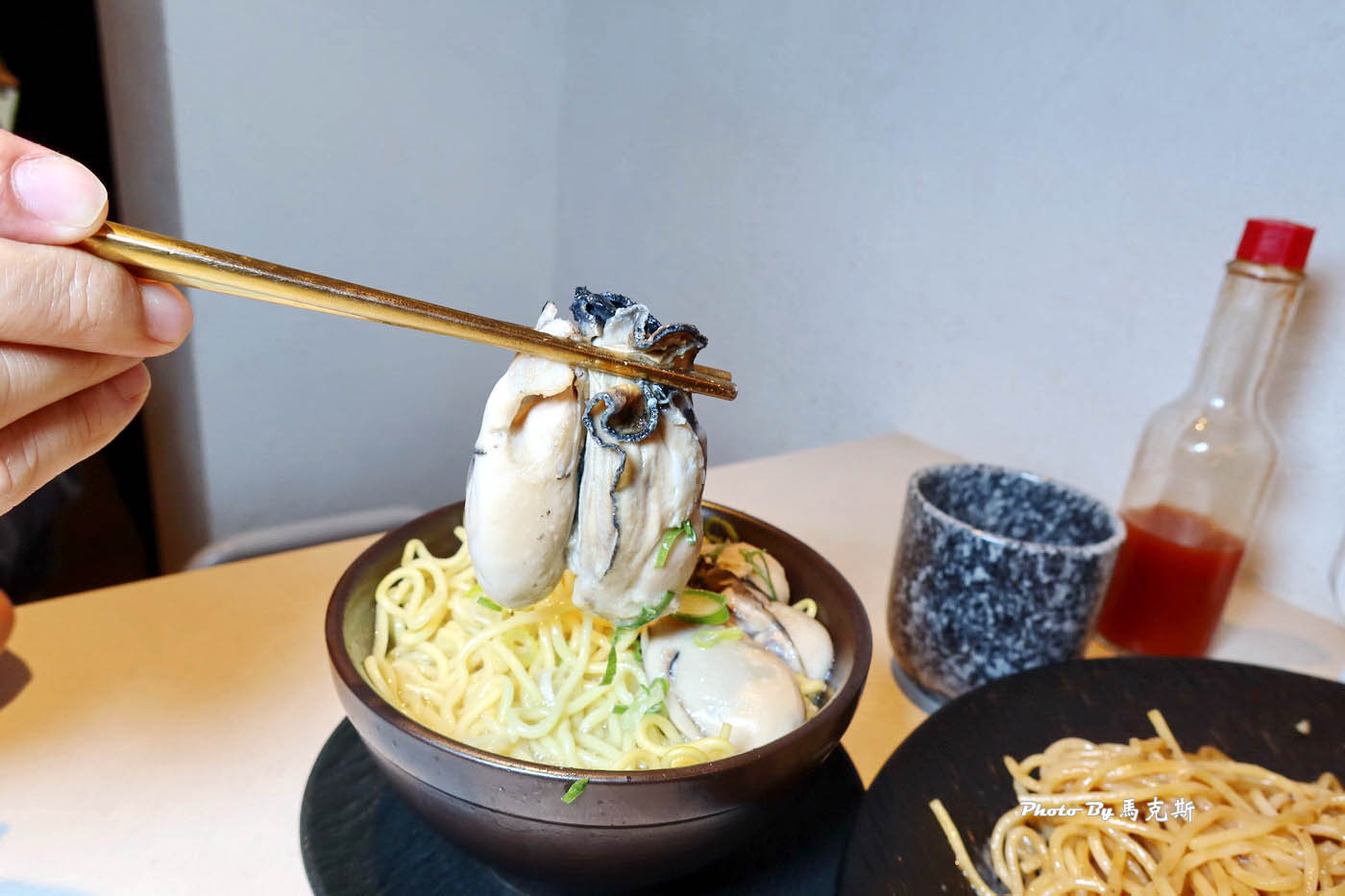 【台北東區美食推薦】She’ll Oyster｜敘｜藏身台北東區巷弄人氣生蠔餐廳 主打空運活體生蠔 必點日本生蠔塔 續攤宵夜好去處