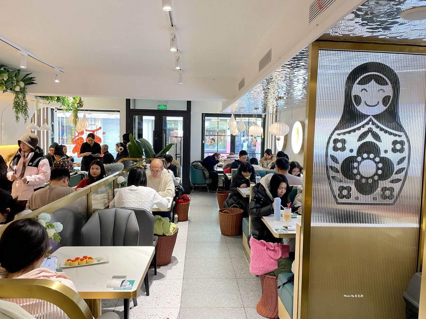 【哈爾濱美食推薦】庫滋明中央大街店｜俄羅斯特色美食 餐點選擇豐富 價格不貴美味高CP值 哈爾濱中央大街人氣餐廳推薦