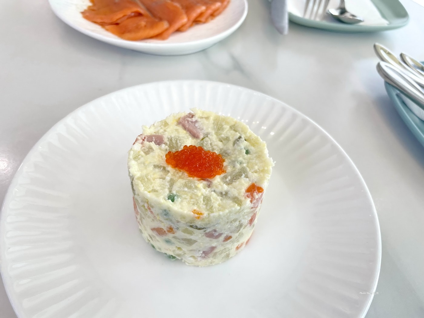 【哈爾濱美食推薦】庫滋明中央大街店｜俄羅斯特色美食 餐點選擇豐富 價格不貴美味高CP值 哈爾濱中央大街人氣餐廳推薦