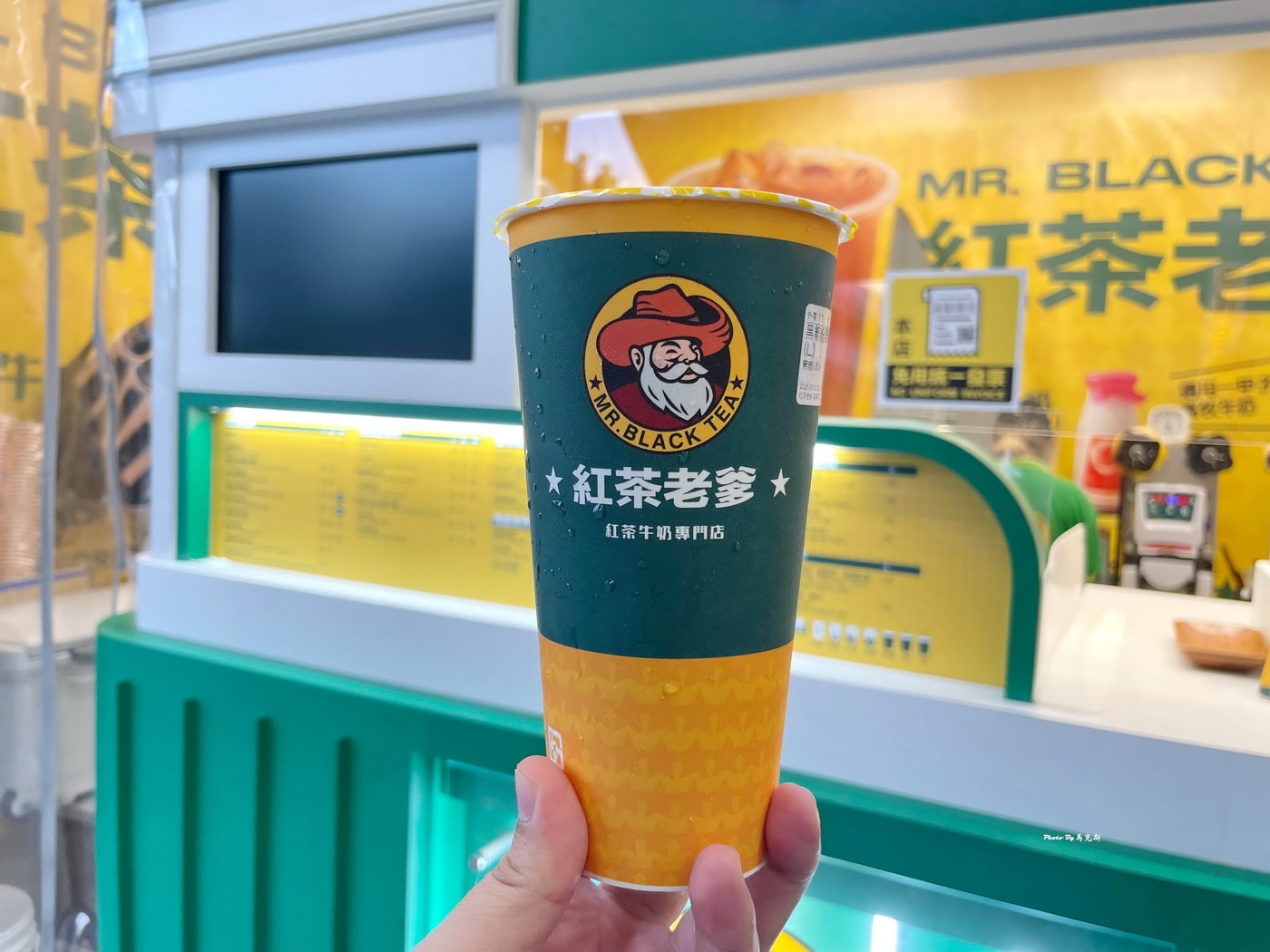 【小琉球美食推薦】紅茶老爹屏東琉球店｜選用傳承一甲子的高牧牛奶 黑糖粉粿紅茶牛奶好喝|外帶|手搖飲|小琉球免稅商店|